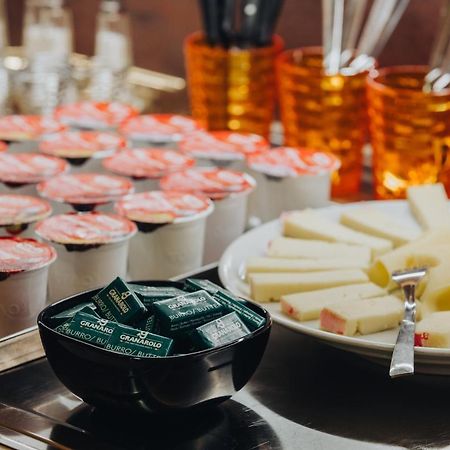 亚蓝酒店 安佐拉德莱米拉 外观 照片
